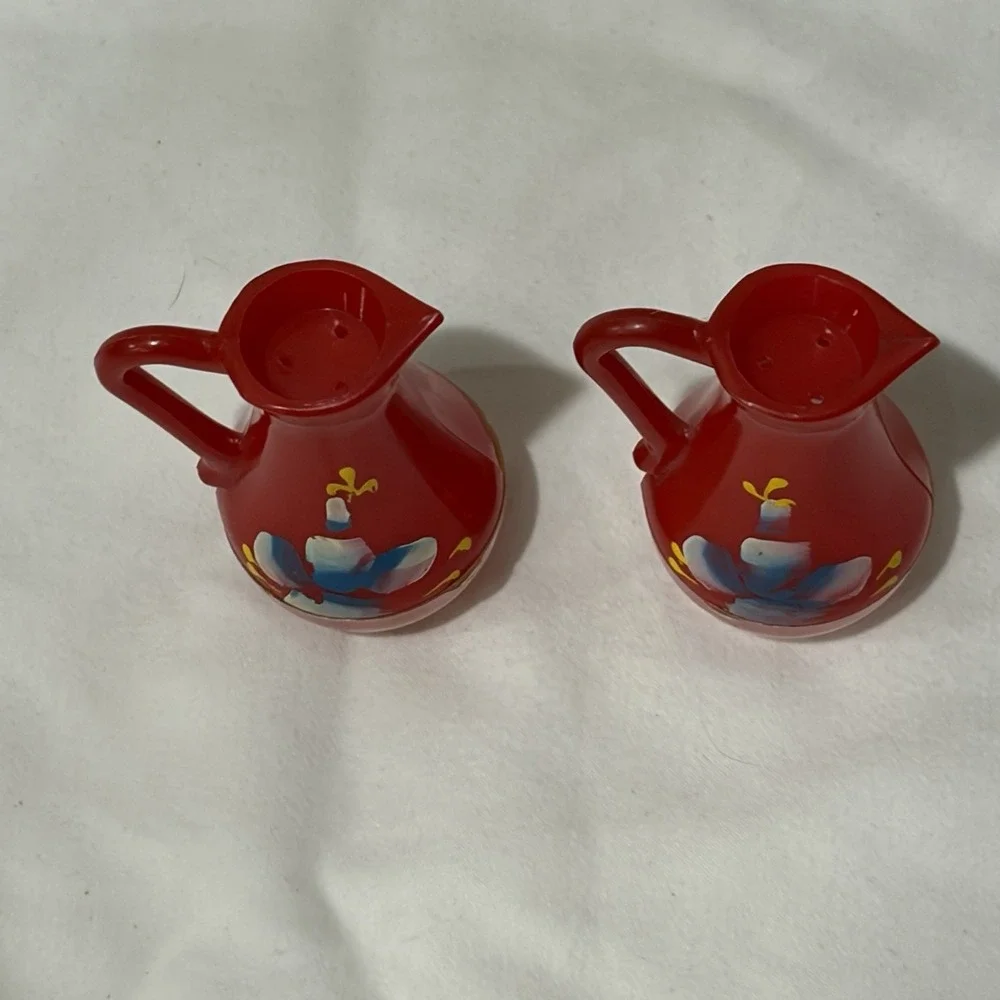 Vintage‎ Red Drink Pitchers Salt & Pepper Shakers Set Painted Kitchy 2